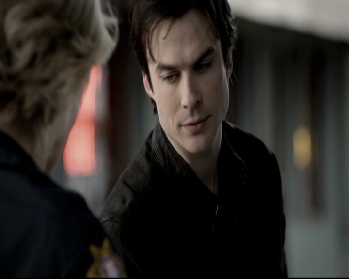 VampireDiariesWorld-dot-org_5x19ManOnFire0933.jpg