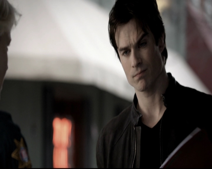 VampireDiariesWorld-dot-org_5x19ManOnFire0955.jpg