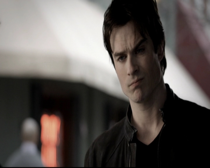 VampireDiariesWorld-dot-org_5x19ManOnFire0956.jpg