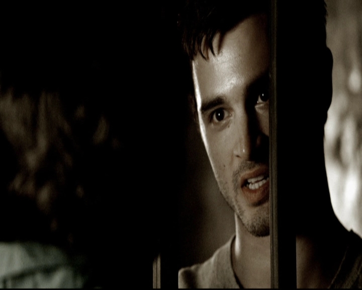 VampireDiariesWorld-dot-org_5x19ManOnFire1007.jpg