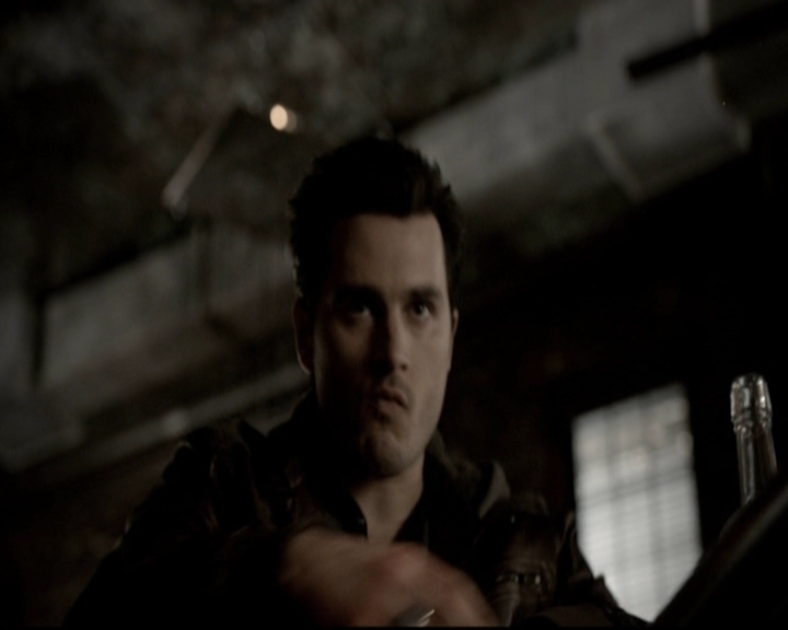 VampireDiariesWorld-dot-org_5x19ManOnFire1050.jpg