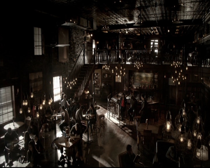 VampireDiariesWorld-dot-org_5x19ManOnFire1052.jpg