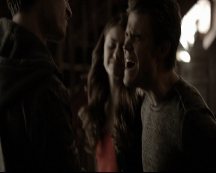 VampireDiariesWorld-dot-org_5x19ManOnFire1054.jpg VampireDiariesWorld-dot-org_5x19ManOnFire1054.jpg