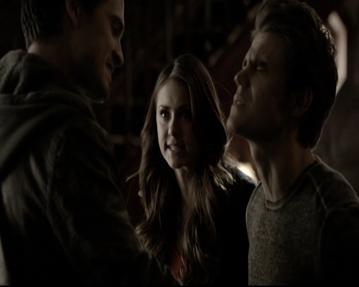 VampireDiariesWorld-dot-org_5x19ManOnFire1056.jpg