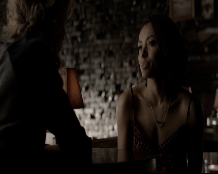 VampireDiariesWorld-dot-org_5x19ManOnFire1070.jpg