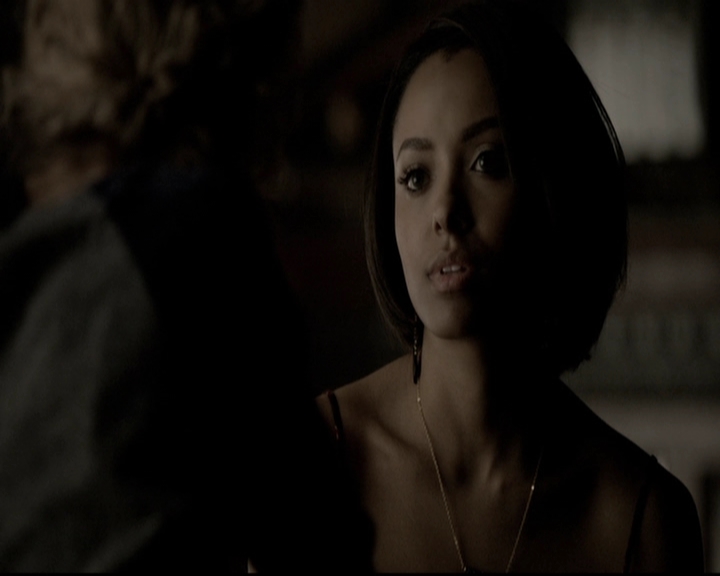 VampireDiariesWorld-dot-org_5x19ManOnFire1085.jpg