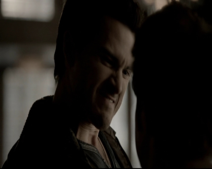 VampireDiariesWorld-dot-org_5x19ManOnFire1103.jpg