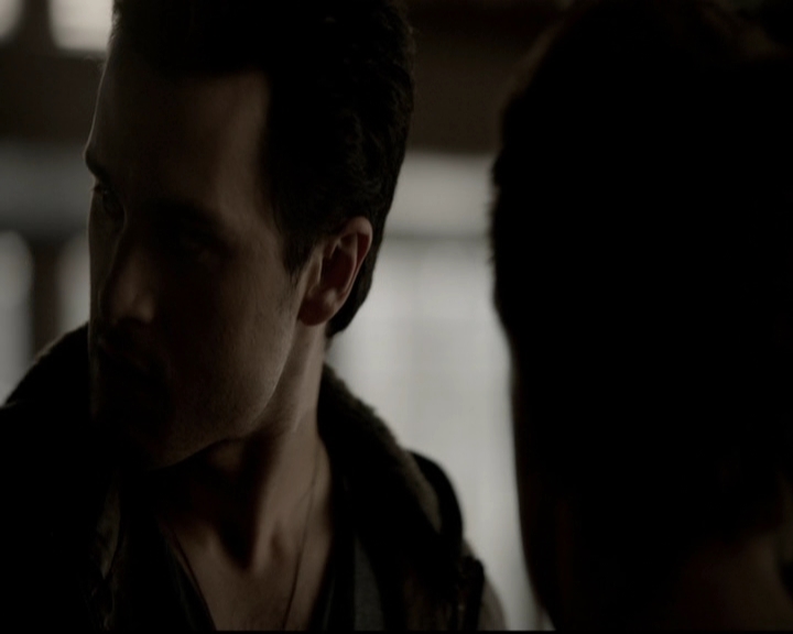 VampireDiariesWorld-dot-org_5x19ManOnFire1107.jpg