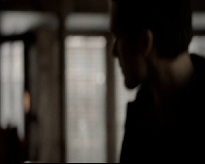 VampireDiariesWorld-dot-org_5x19ManOnFire1108.jpg