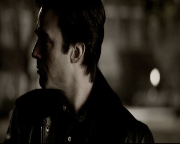 VampireDiariesWorld-dot-org_5x19ManOnFire1254.jpg