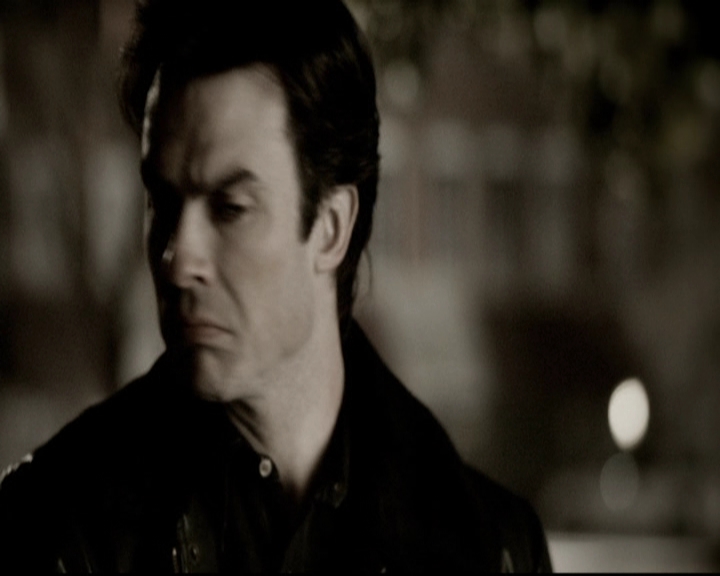 VampireDiariesWorld-dot-org_5x19ManOnFire1255.jpg