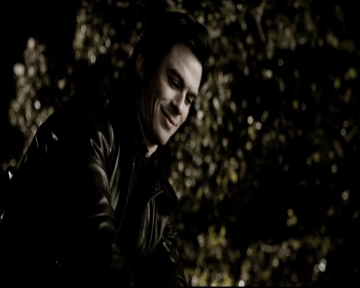 VampireDiariesWorld-dot-org_5x19ManOnFire1259.jpg