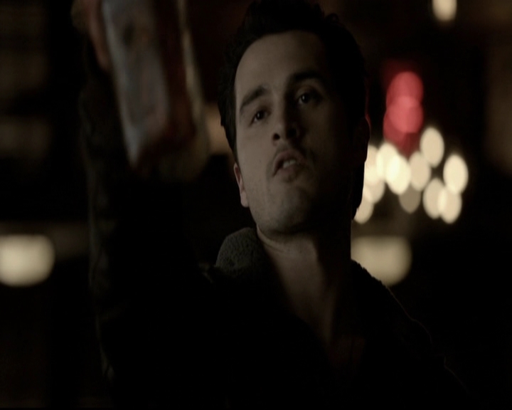 VampireDiariesWorld-dot-org_5x19ManOnFire1445.jpg