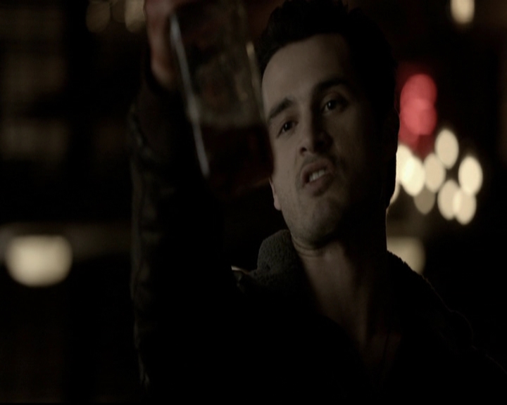 VampireDiariesWorld-dot-org_5x19ManOnFire1446.jpg