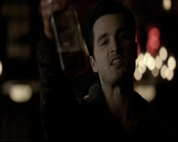 VampireDiariesWorld-dot-org_5x19ManOnFire1448.jpg