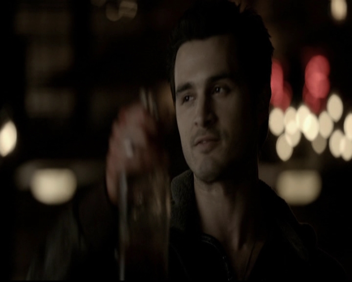 VampireDiariesWorld-dot-org_5x19ManOnFire1449.jpg