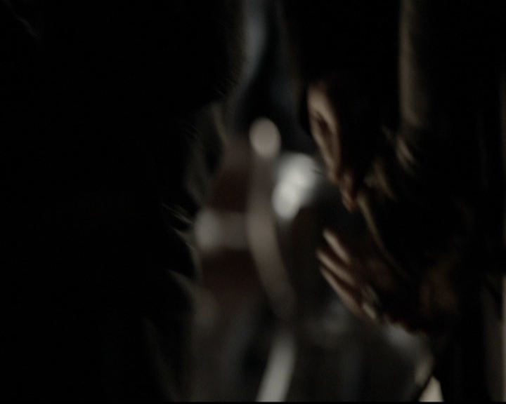VampireDiariesWorld-dot-org_5x19ManOnFire1460.jpg