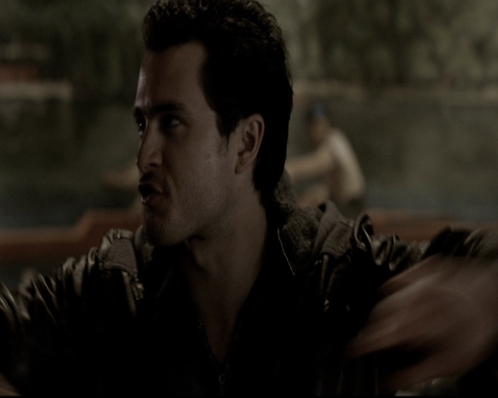 VampireDiariesWorld-dot-org_5x19ManOnFire1463.jpg