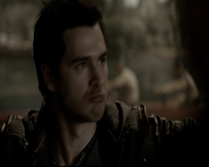 VampireDiariesWorld-dot-org_5x19ManOnFire1464.jpg