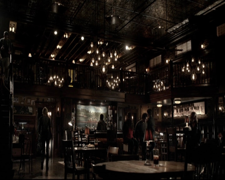 VampireDiariesWorld-dot-org_5x19ManOnFire1474.jpg