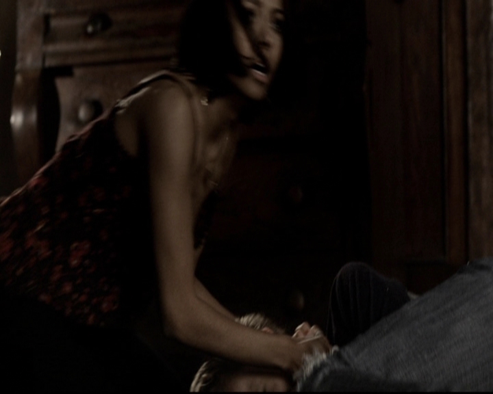 VampireDiariesWorld-dot-org_5x19ManOnFire1486.jpg
