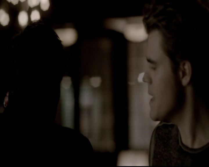 VampireDiariesWorld-dot-org_5x19ManOnFire1508.jpg