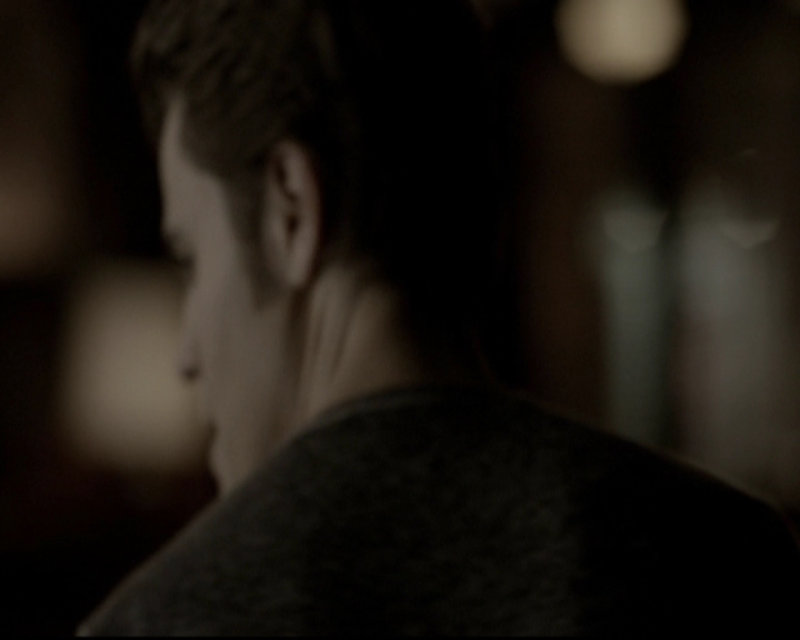 VampireDiariesWorld-dot-org_5x19ManOnFire1520.jpg