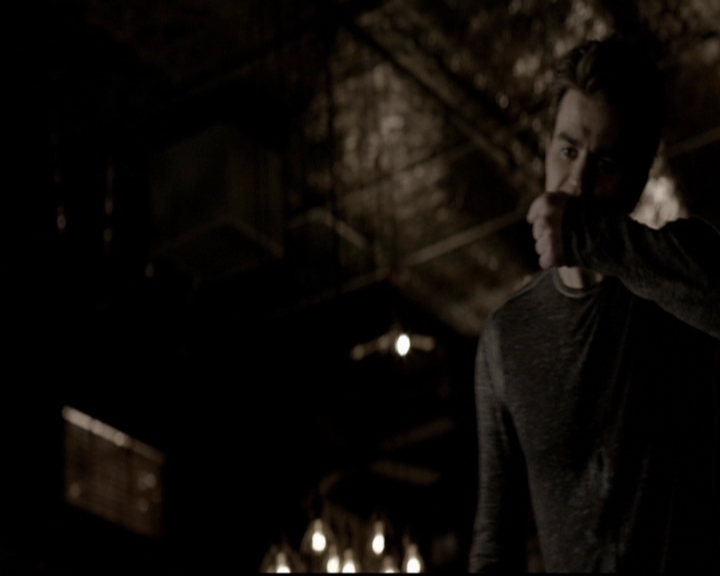 VampireDiariesWorld-dot-org_5x19ManOnFire1524.jpg