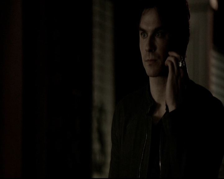 VampireDiariesWorld-dot-org_5x19ManOnFire1552.jpg