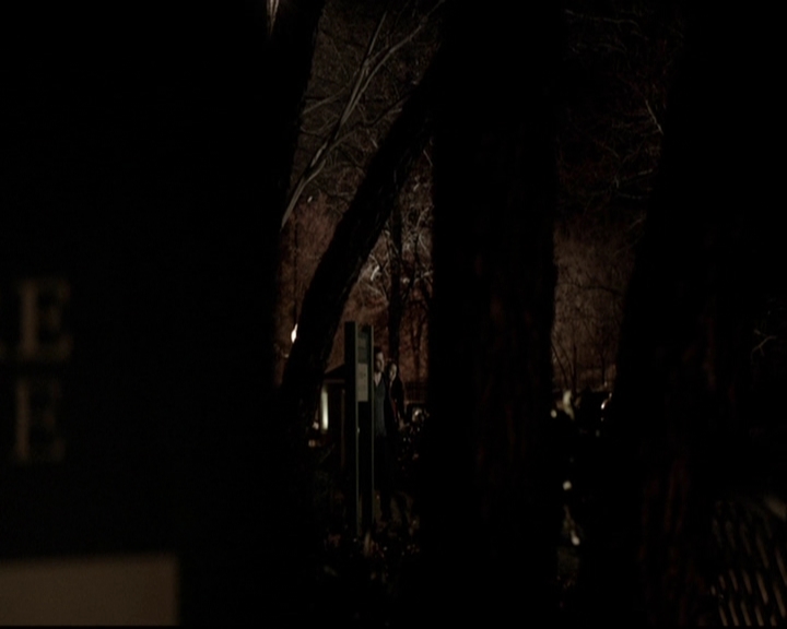 VampireDiariesWorld-dot-org_5x19ManOnFire1560.jpg