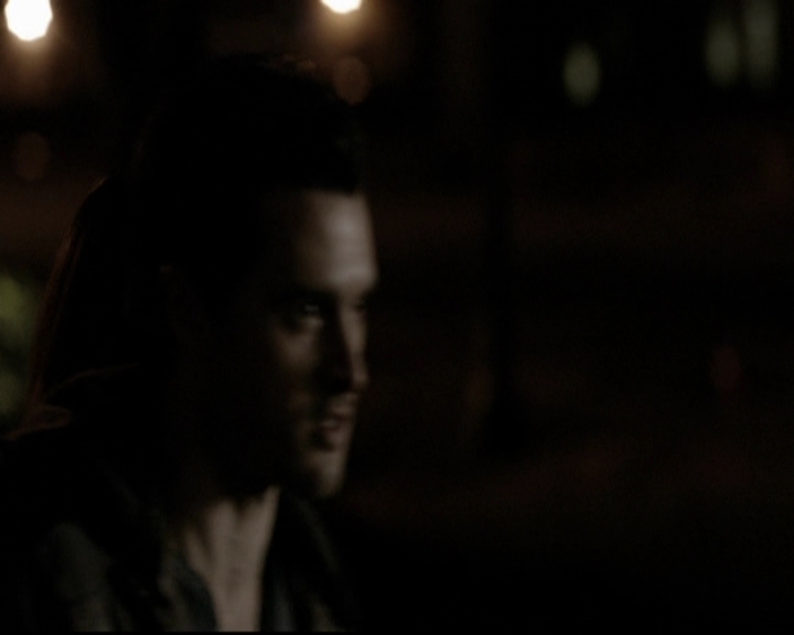 VampireDiariesWorld-dot-org_5x19ManOnFire1561.jpg
