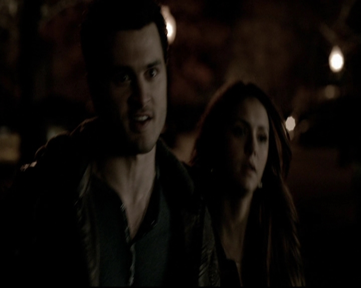 VampireDiariesWorld-dot-org_5x19ManOnFire1564.jpg