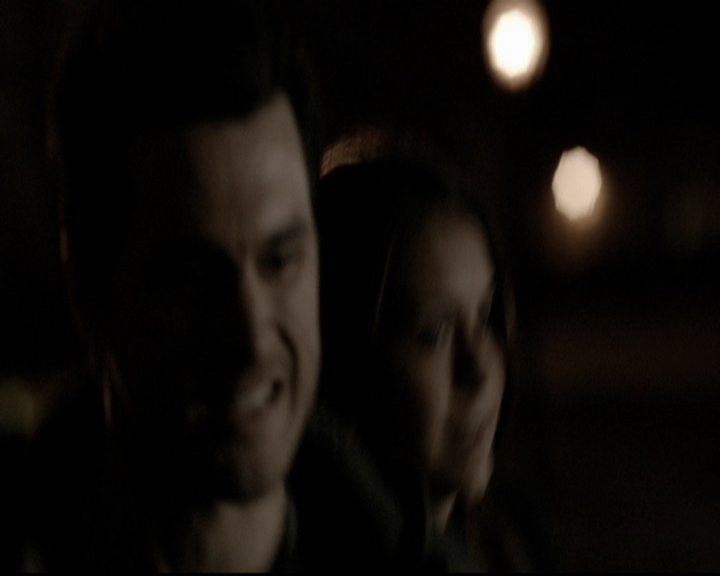 VampireDiariesWorld-dot-org_5x19ManOnFire1565.jpg