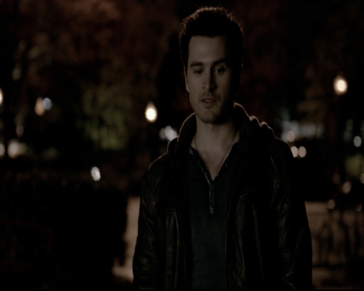VampireDiariesWorld-dot-org_5x19ManOnFire1580.jpg