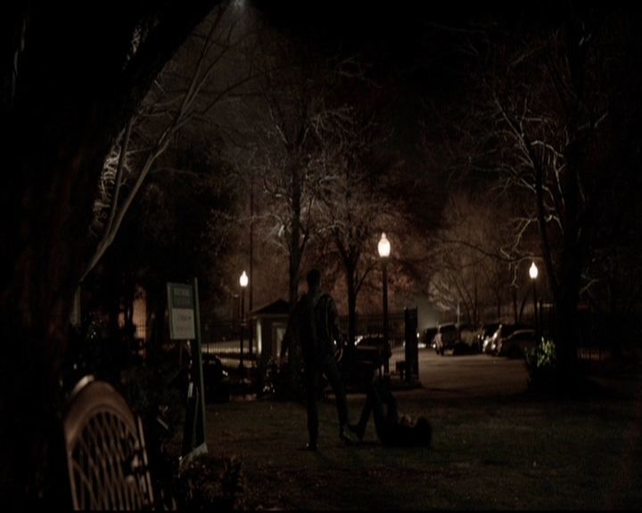 VampireDiariesWorld-dot-org_5x19ManOnFire1594.jpg