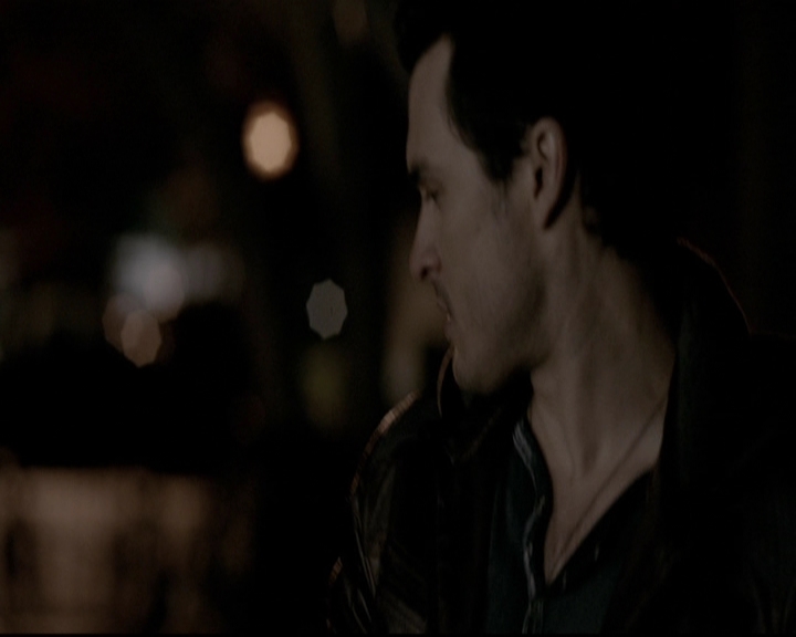 VampireDiariesWorld-dot-org_5x19ManOnFire1595.jpg