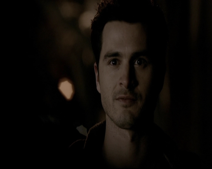 VampireDiariesWorld-dot-org_5x19ManOnFire1602.jpg