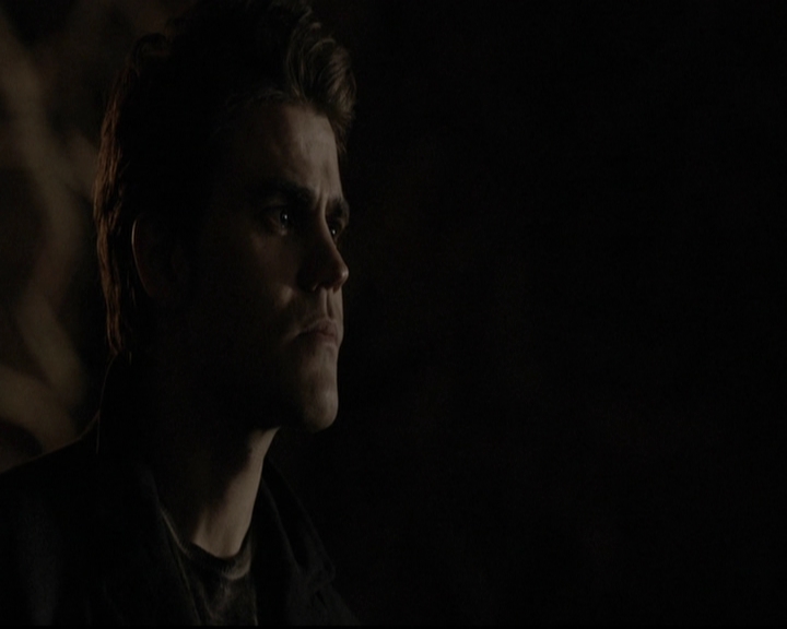 VampireDiariesWorld-dot-org_5x19ManOnFire1603.jpg