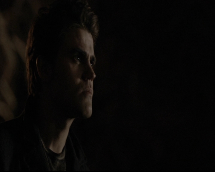 VampireDiariesWorld-dot-org_5x19ManOnFire1604.jpg