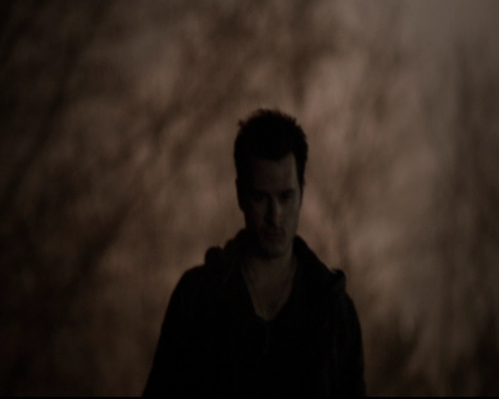 VampireDiariesWorld-dot-org_5x19ManOnFire1628.jpg
