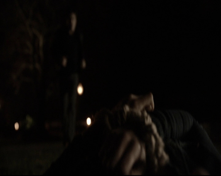 VampireDiariesWorld-dot-org_5x19ManOnFire1694.jpg