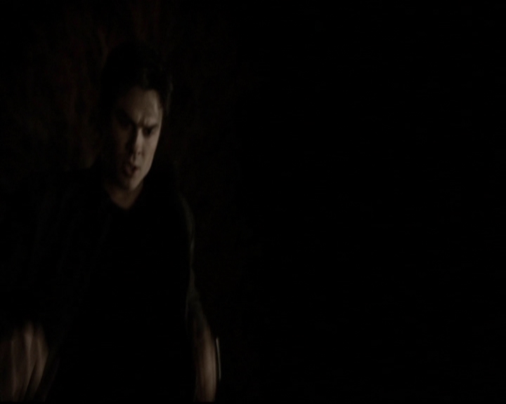 VampireDiariesWorld-dot-org_5x19ManOnFire1695.jpg