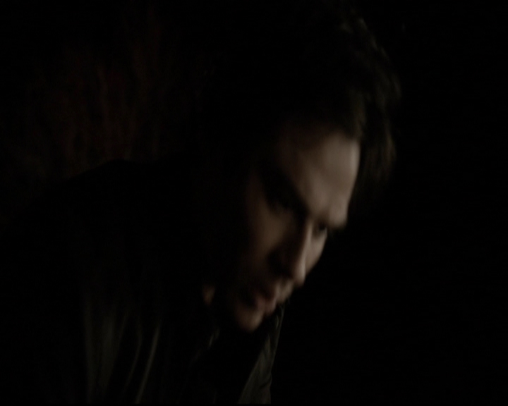 VampireDiariesWorld-dot-org_5x19ManOnFire1696.jpg