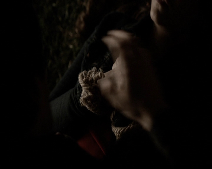 VampireDiariesWorld-dot-org_5x19ManOnFire1697.jpg
