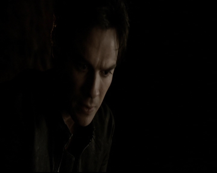 VampireDiariesWorld-dot-org_5x19ManOnFire1704.jpg