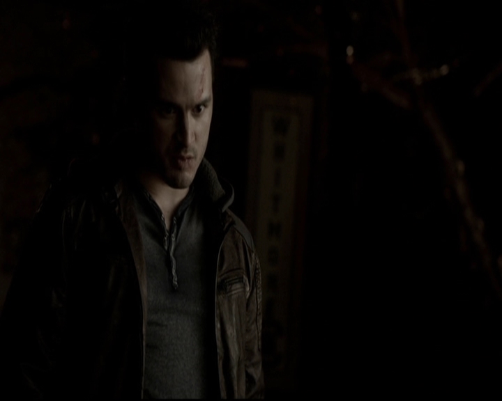VampireDiariesWorld-dot-org_5x19ManOnFire1725.jpg