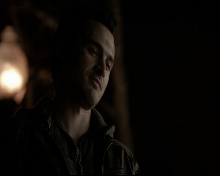 VampireDiariesWorld-dot-org_5x19ManOnFire1744.jpg