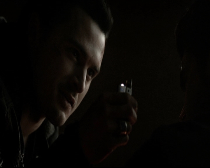 VampireDiariesWorld-dot-org_5x19ManOnFire1778.jpg
