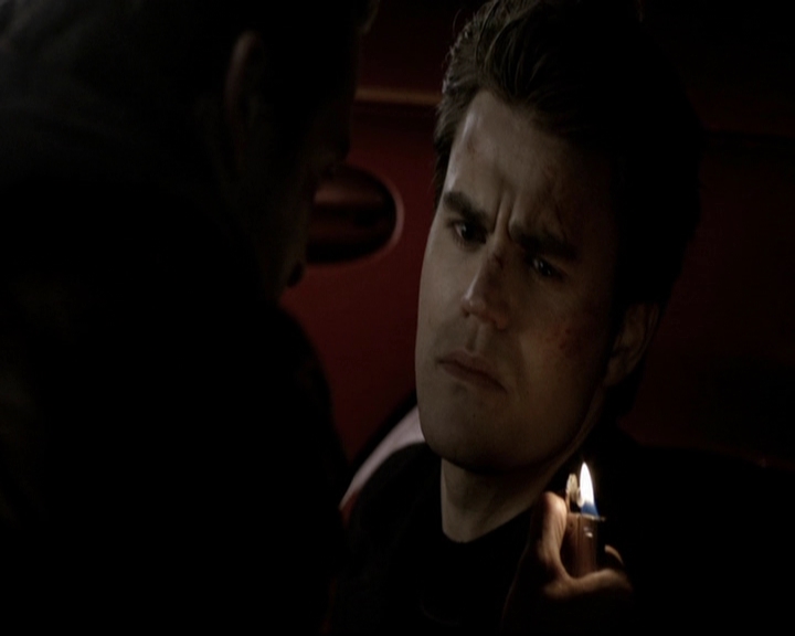 VampireDiariesWorld-dot-org_5x19ManOnFire1783.jpg