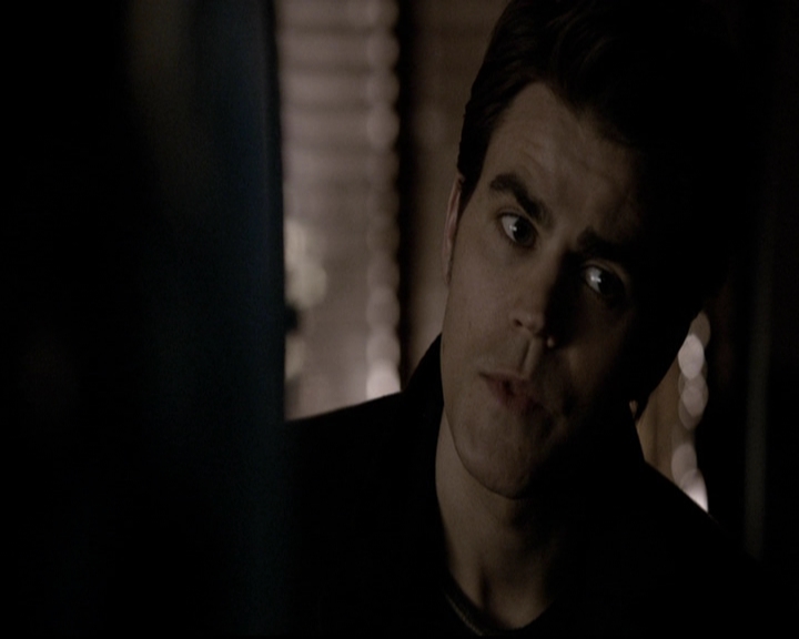 VampireDiariesWorld-dot-org_5x19ManOnFire1916.jpg